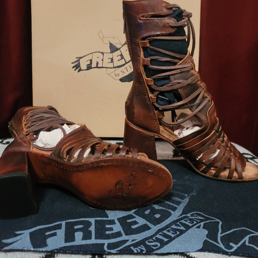 *SOLD *FREEBIRD BY STEVEN SIZE 8